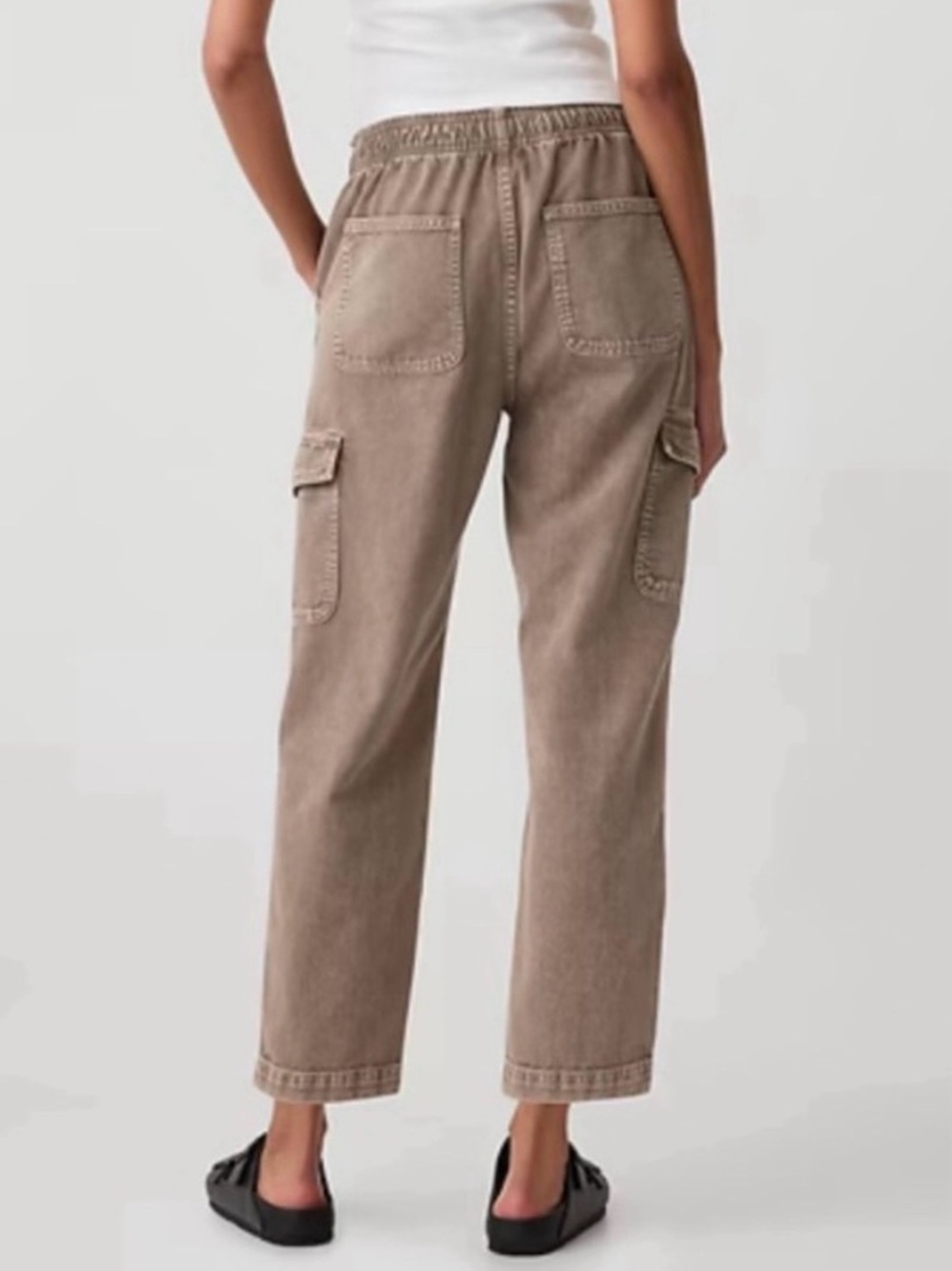 EUC GAP Mid-Rise Pull-On Easy Cargo Jeans in Tan Size Small - Picture 3 of 15